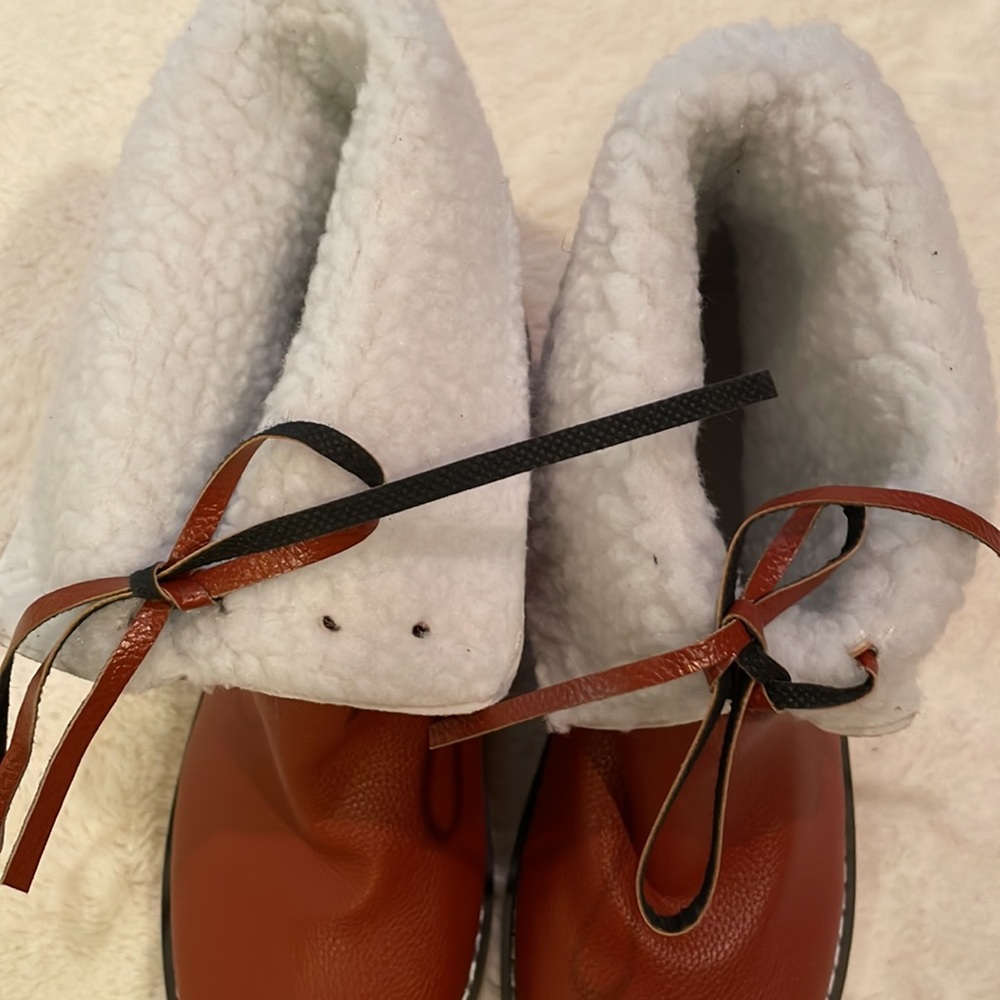 Boots** - Picture 6 of 7